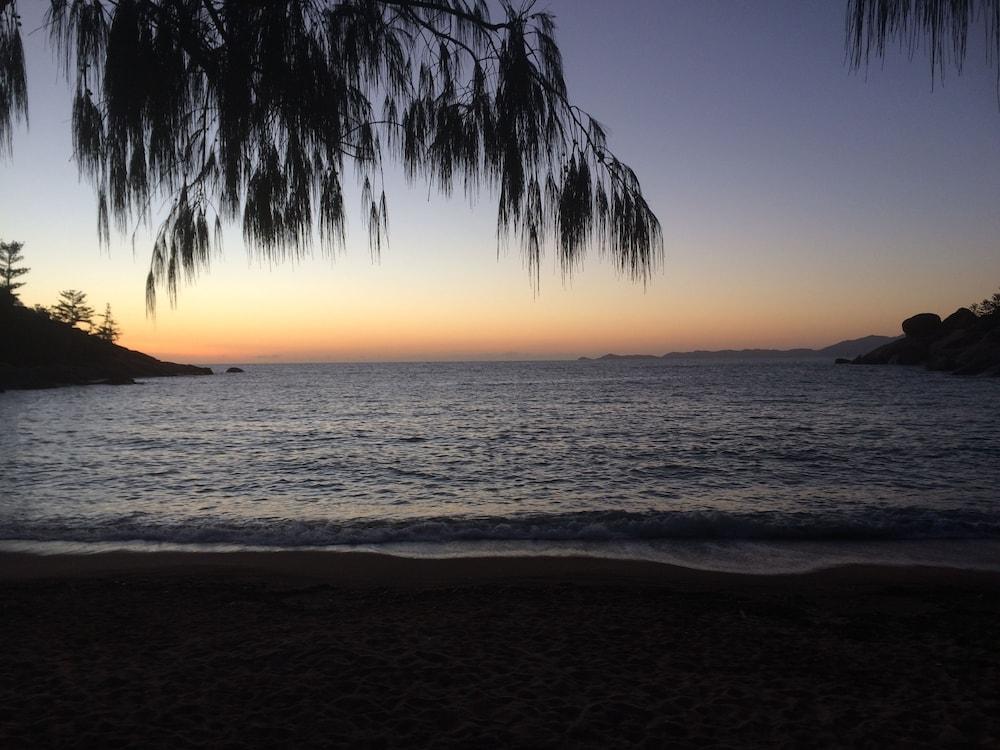 Tropical Palms Resort & 4Wd Hire Picnic Bay Exteriér fotografie